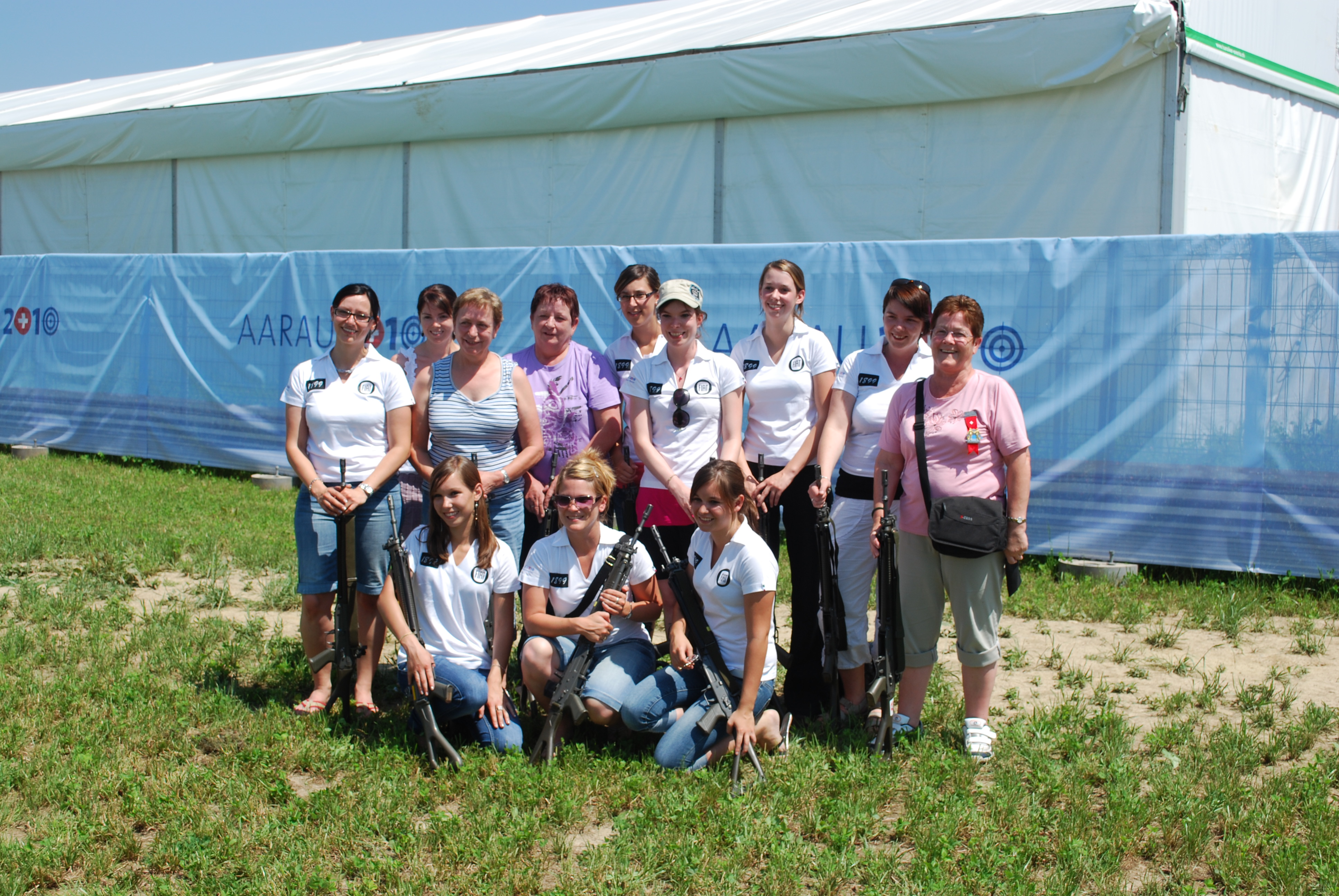  Les femmes de la Sté de Tir de Ponthaux-Nierlet au Tir Fédéral d'Aarau en 2010